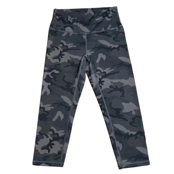 Zyia Forest Camo Luxe Hi-Rise Capri 20" Size 6-8 - Picture 2 of 6